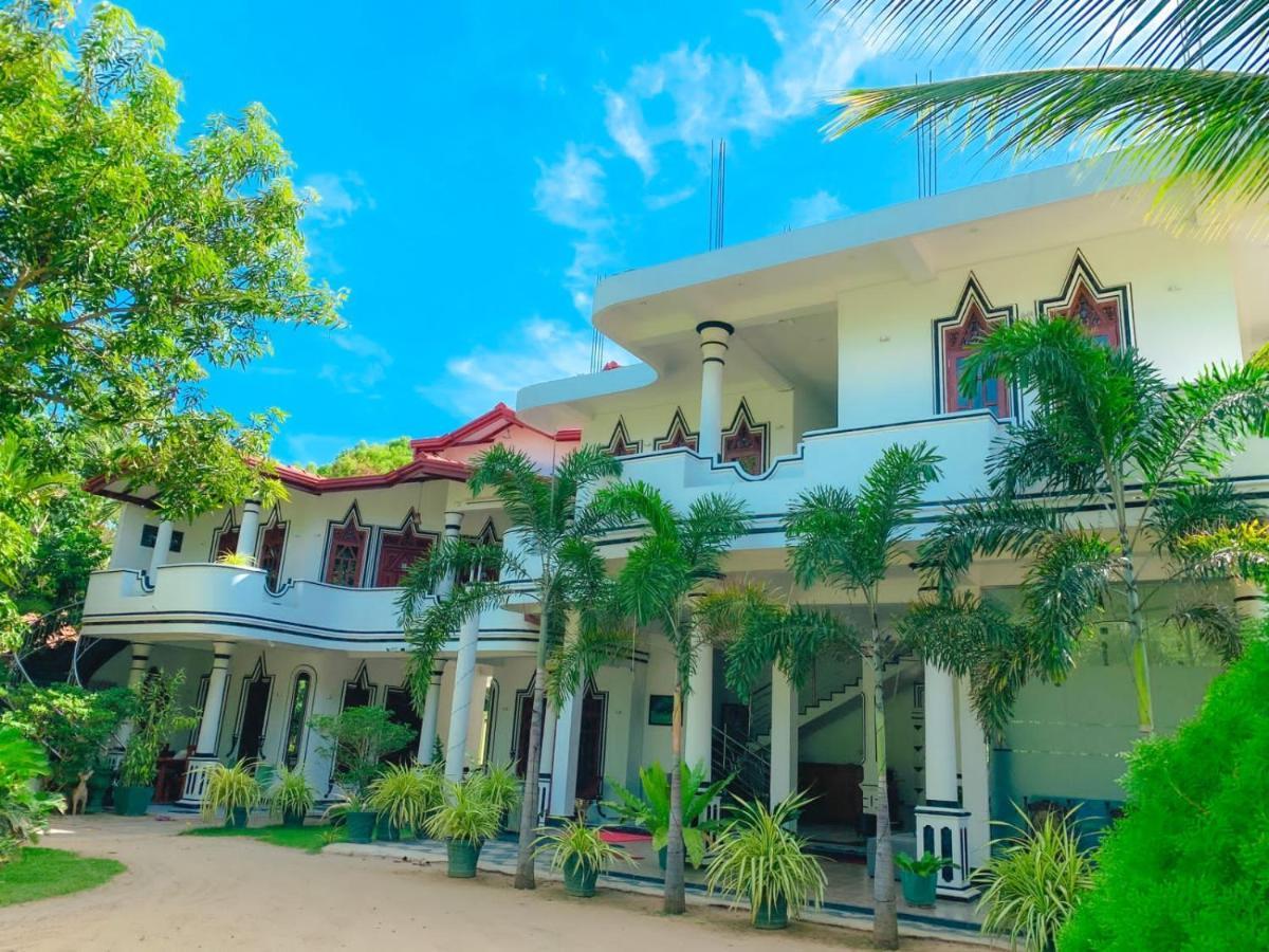 Hotel River Front ティッサマハーラーマ エクステリア 写真